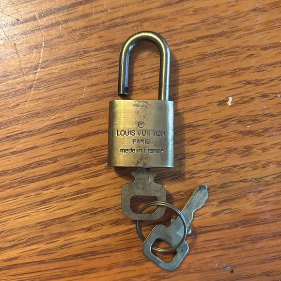 Louis Vuitton Ellipse backpack with lock - Picture 8 of 9